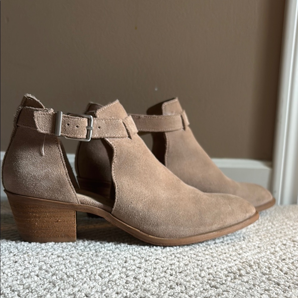 Women's Tan Suede Ankle Boots